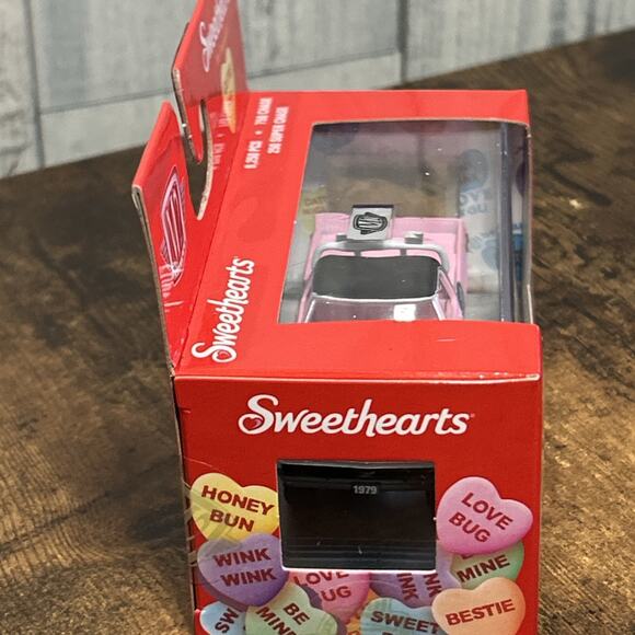 M2 Machines 2025 Sweethearts 1979 Dodge 150 Macho Power Wagon WMTS 22 25-01 - Picture 8 of 9